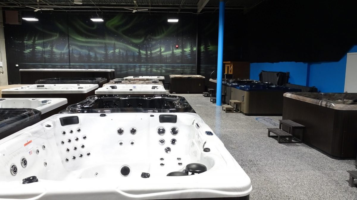 Des Moines, IA Best Hot Tubs For Sale Aqua Living Factory Outlets