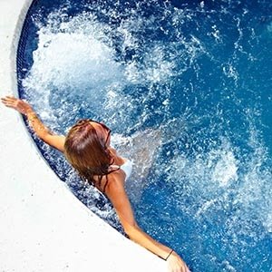 Hot Tubs vs. Jacuzzis: What's the Difference? - Aqua ...