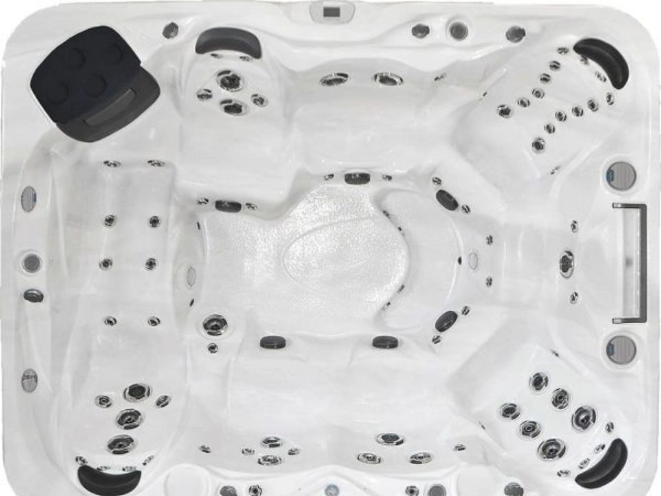 Hot tub water pH levels
