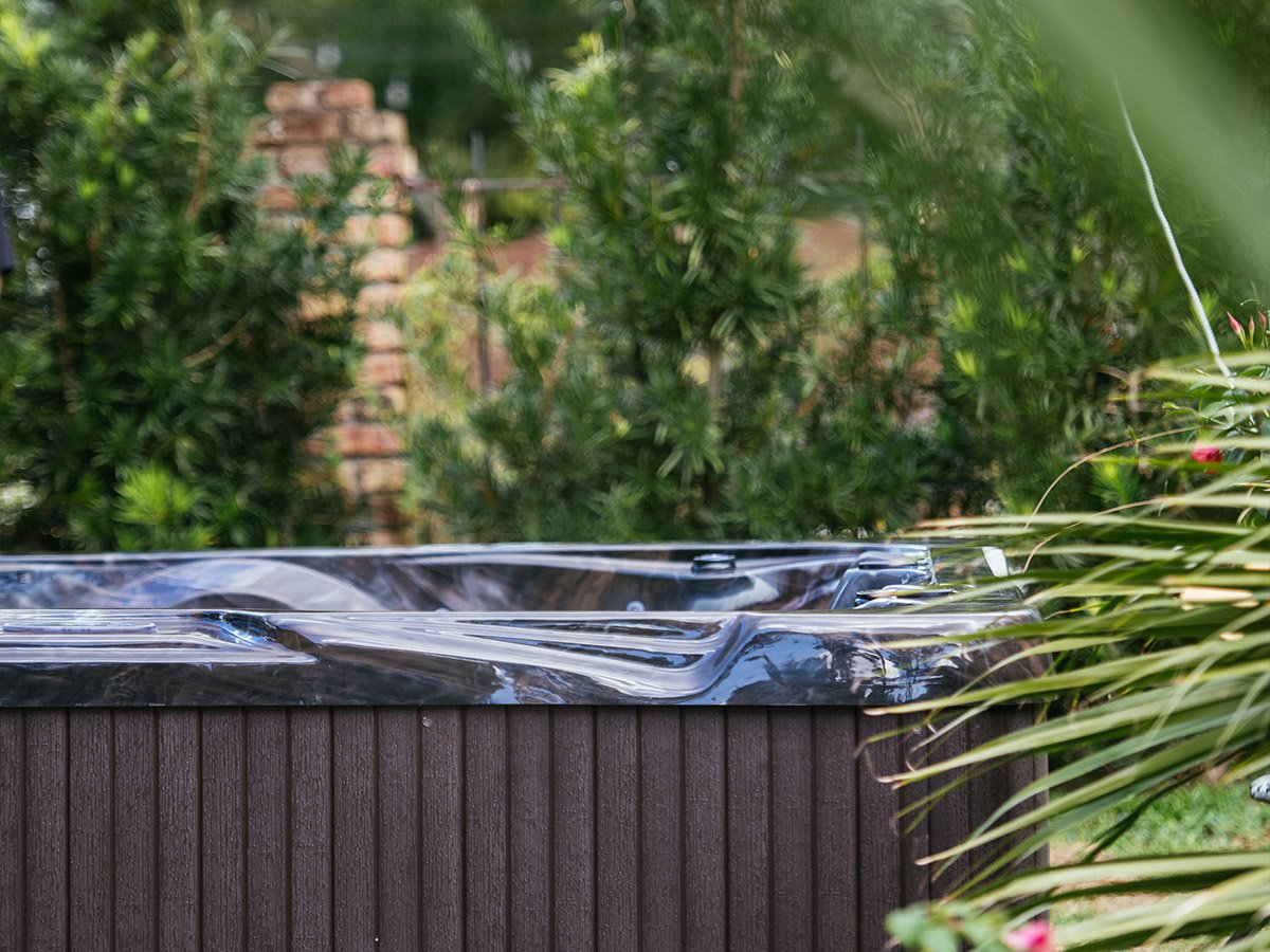What Is the Safe Duration for Staying in a Hot Tub?