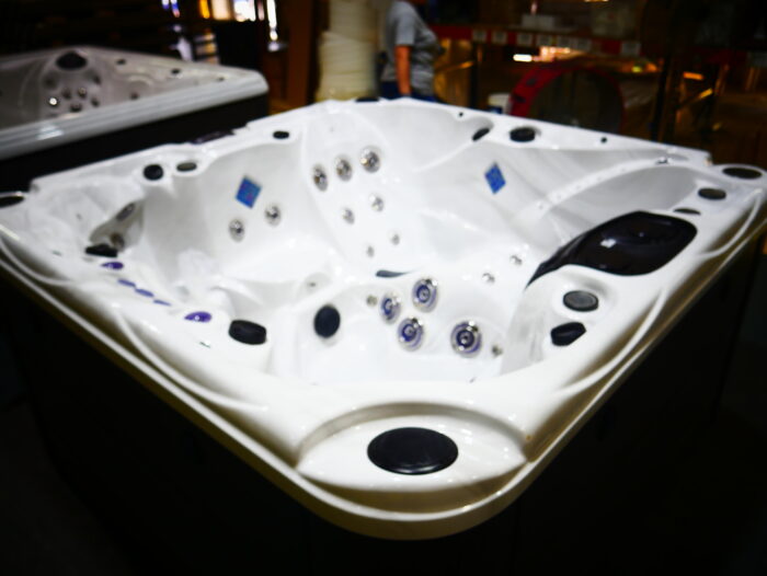 Catalina Luxury Armstrong - Image 3